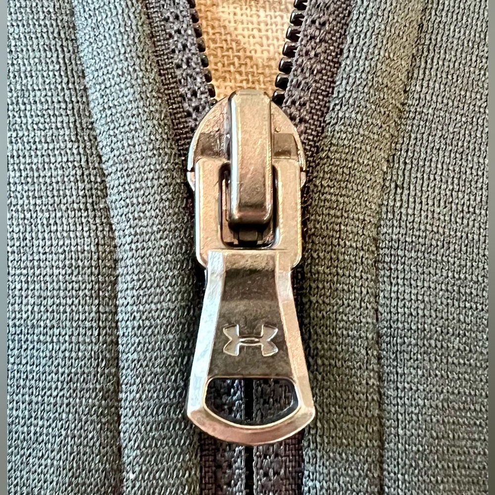 Under Armour RIVAL Relaxed Fit Gray and White Zip-Up Jacket - Picture 3 of 13